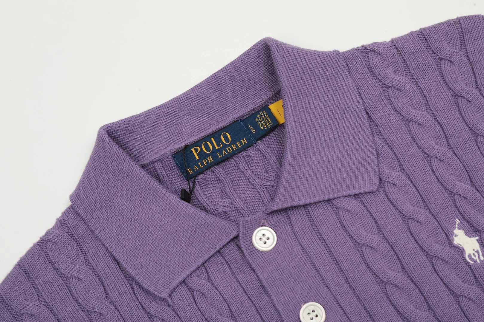🅿️176 "Top quality" Style number: DS022# (not off the shelves all year round) [Ralph Lauren POLO lapel solid color pony embroidered logo knitted short sleeves] ✅Ralph Lauren Ralph Lauren classic basic versatile all-season cardigan knitted short sleeves ✅Main supplier platform live broadcast Wholesale entities Replenish when out of stock Not off the shelves ✅ZP quality 1:1 version Scan the code to enter the GF website Counter quality ✅Details and quality are the only one in Guangzhou. Imported quality cotton yarn focuses on high-end and cost-effective. Needless to say good quality. ✅The version is restored to the original order. The maximum size can be worn up to 160 pounds. Loose, comfortable and stress-free.